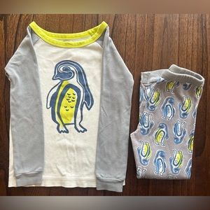 Tea blue, yellow & gray 2 piece pajama set with Penguin graphics, neutral Size 4